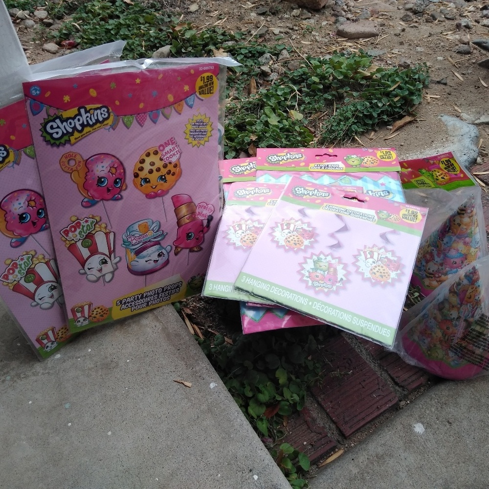 Shopkins Party Decor Bundle